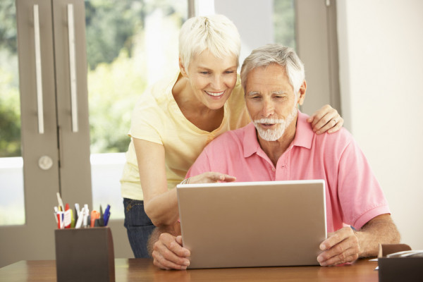 Retired people studying online
